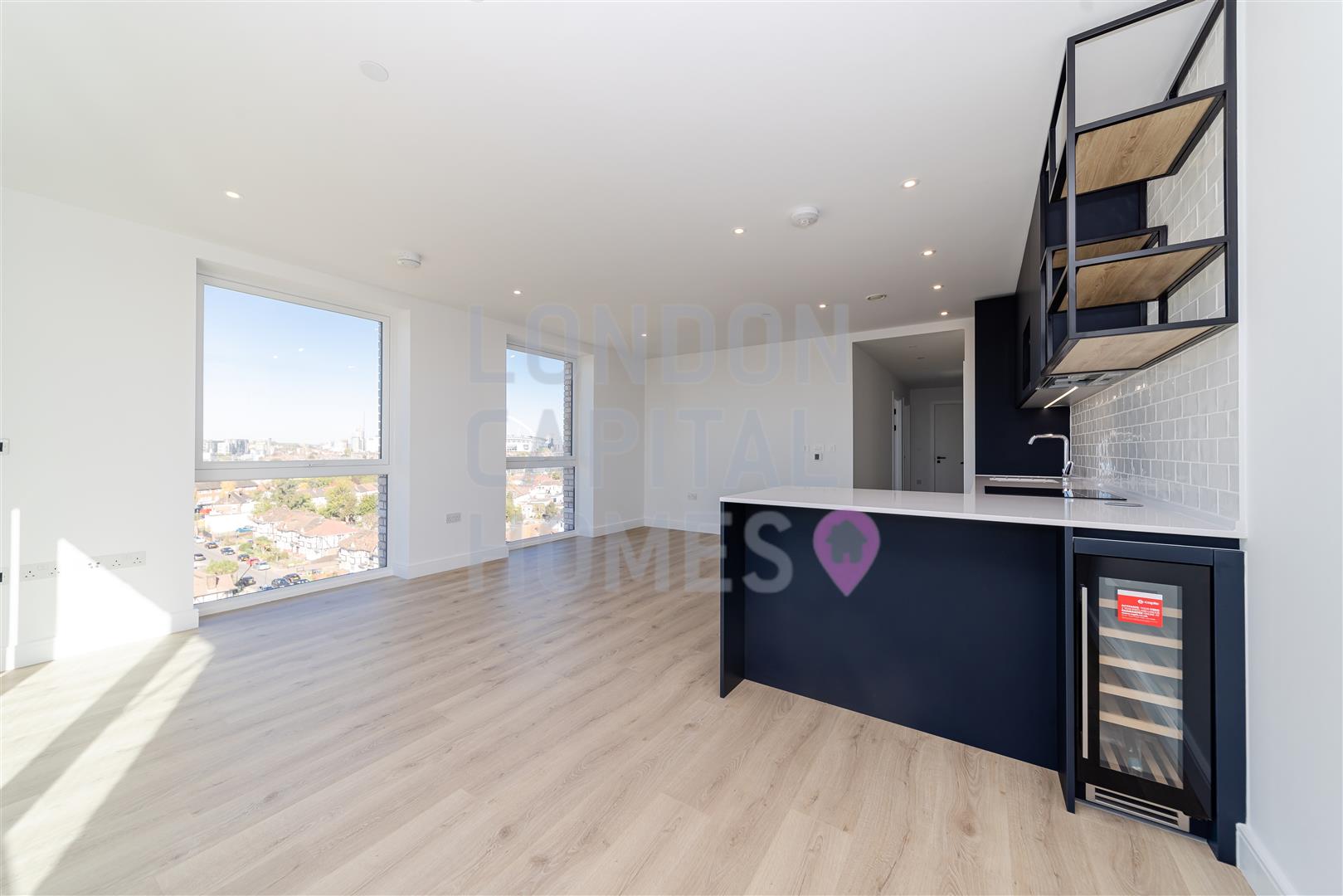 2 bed property in 84 Beresford Avenue, London